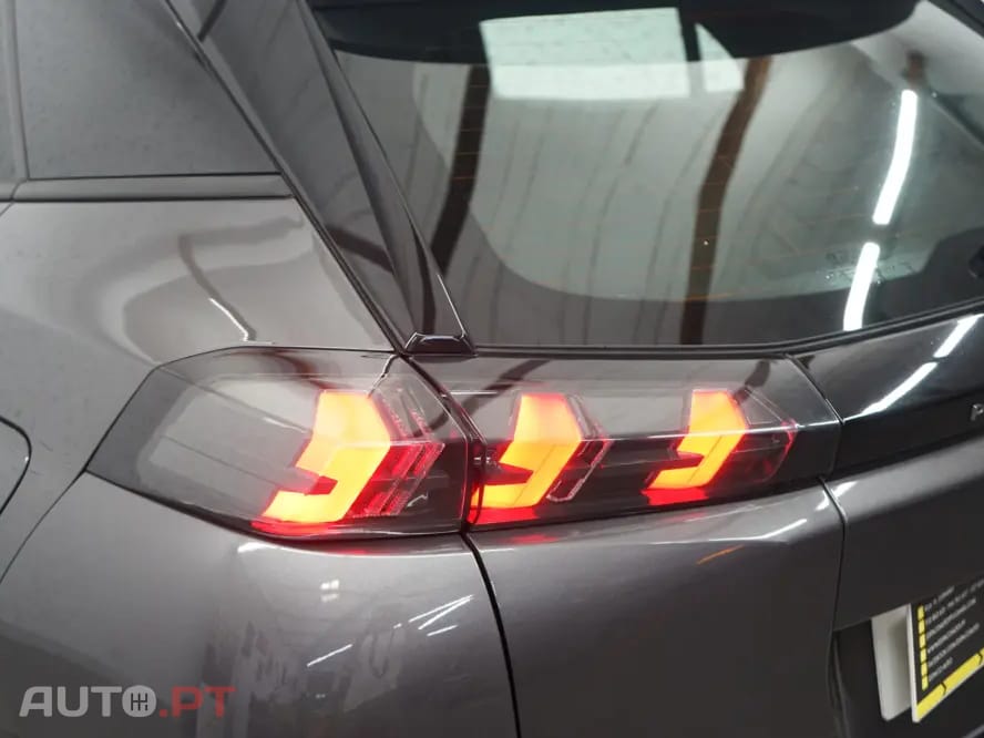 Peugeot 2008 1.2 PureTech Allure