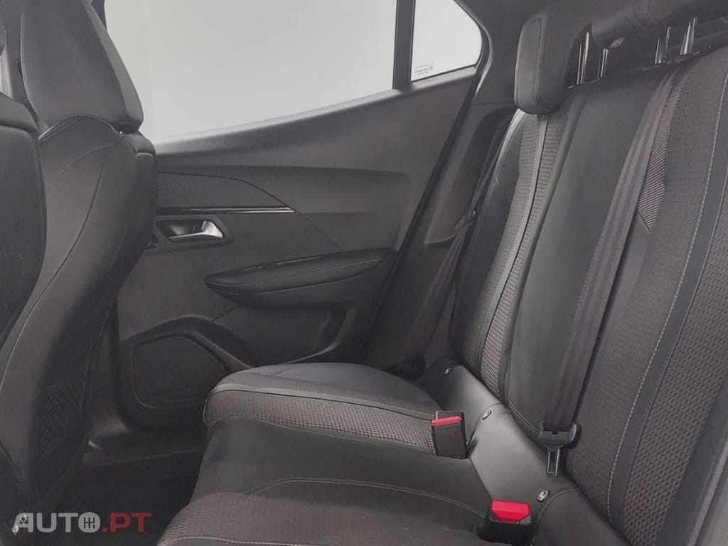 Peugeot E-2008 50 kWh GT