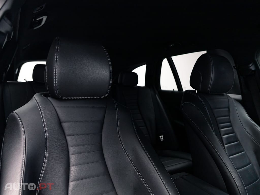 Mercedes-Benz E 300 de 9G-TRONIC AMG Line