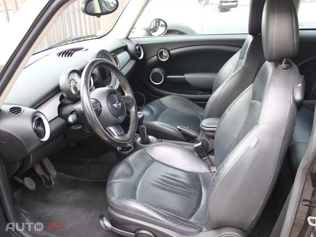 MINI Cooper Cooper D