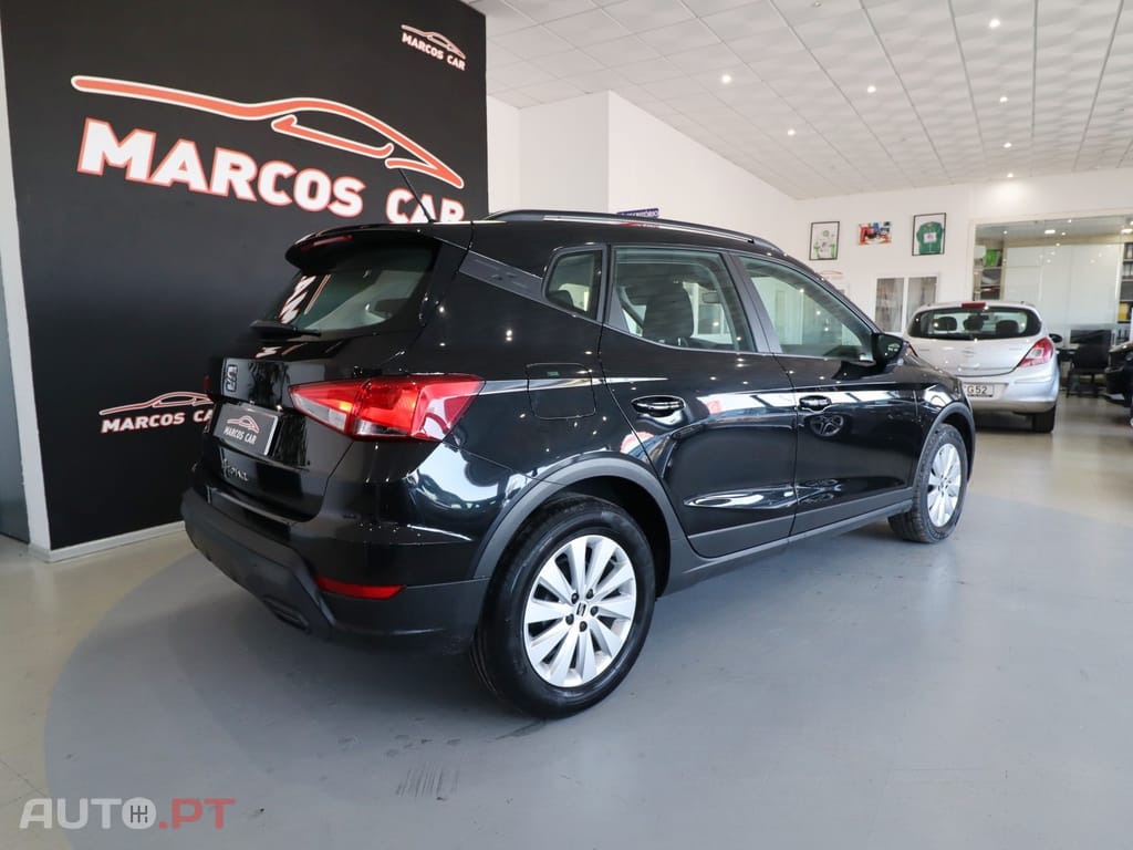 SEAT Arona 1.0 TSI Style — fotografia 4