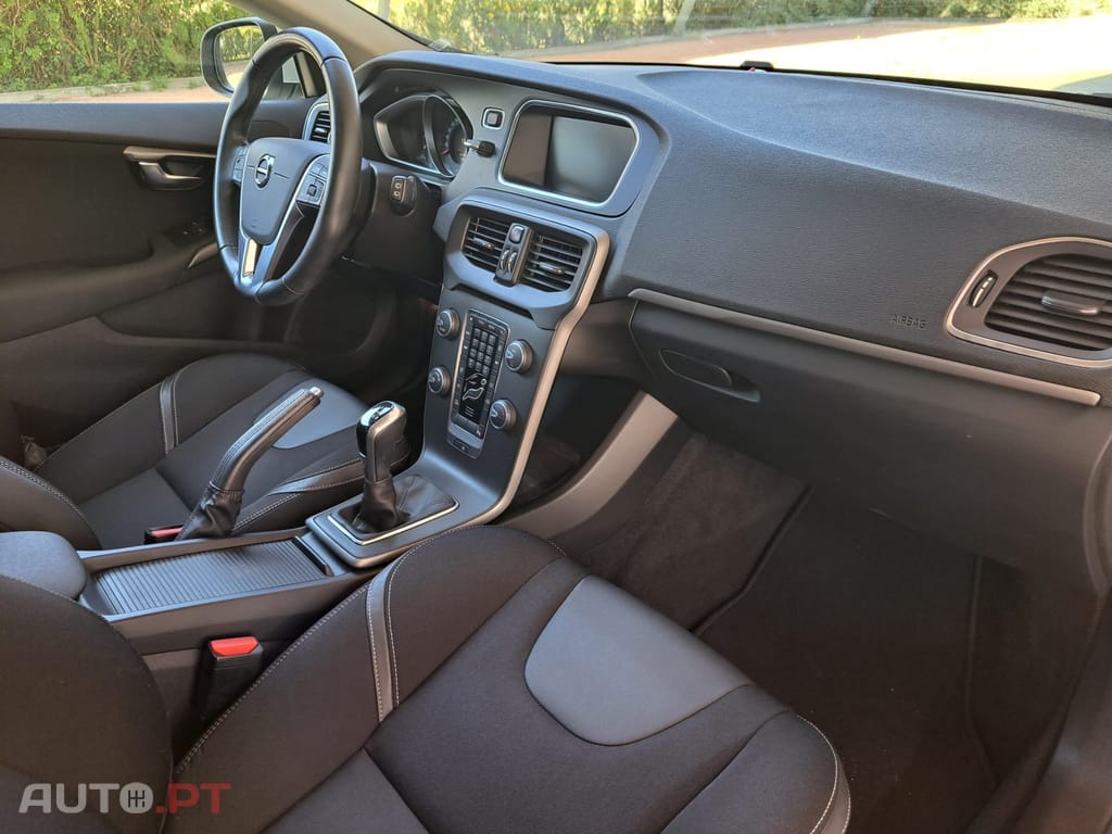 Volvo V40 2.0 D2 Momentum Eco