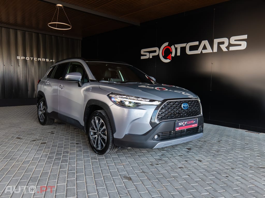 Toyota Corolla Cross 2.0 Hybrid Luxury