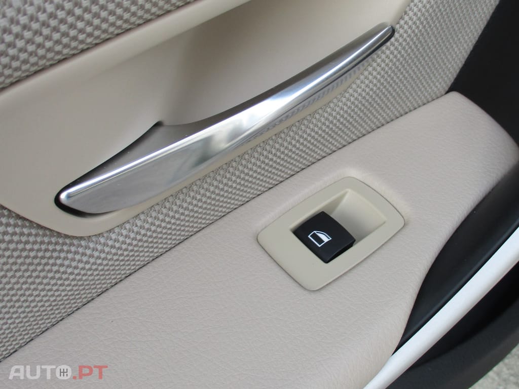 BMW 318 2.0 D Touring Luxury  Nacional 143 cv -Ano 2015 Nacional