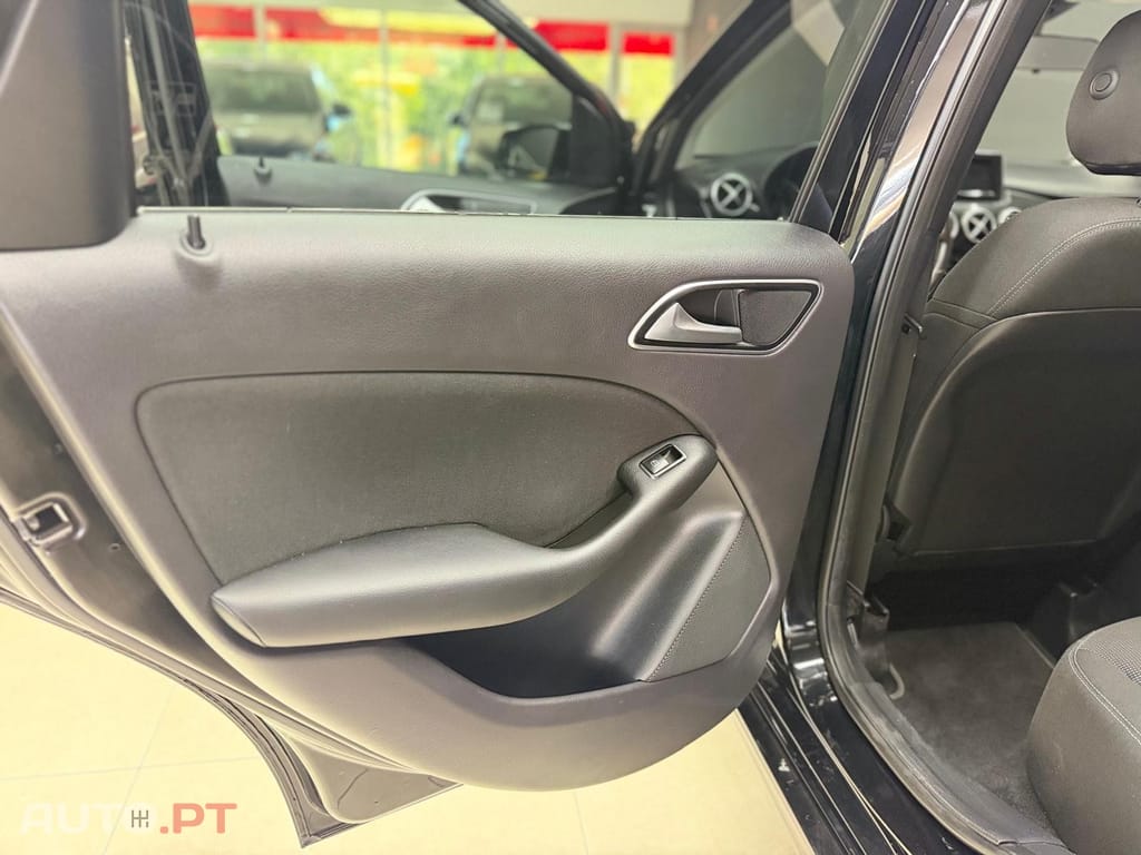 Mercedes-Benz B 180 d Progressive