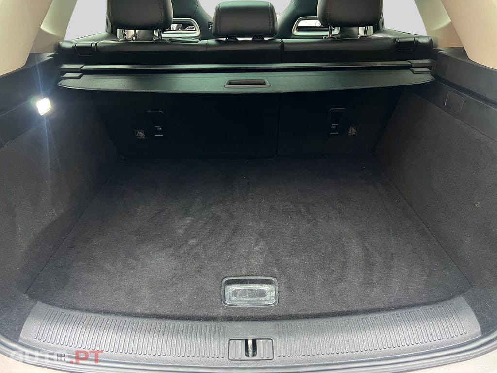 MG EHS PHEV Hybrid Luxury