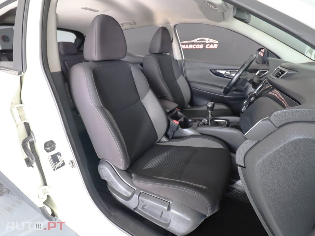 Nissan Qashqai 1.5 dCi N-Connecta J18
