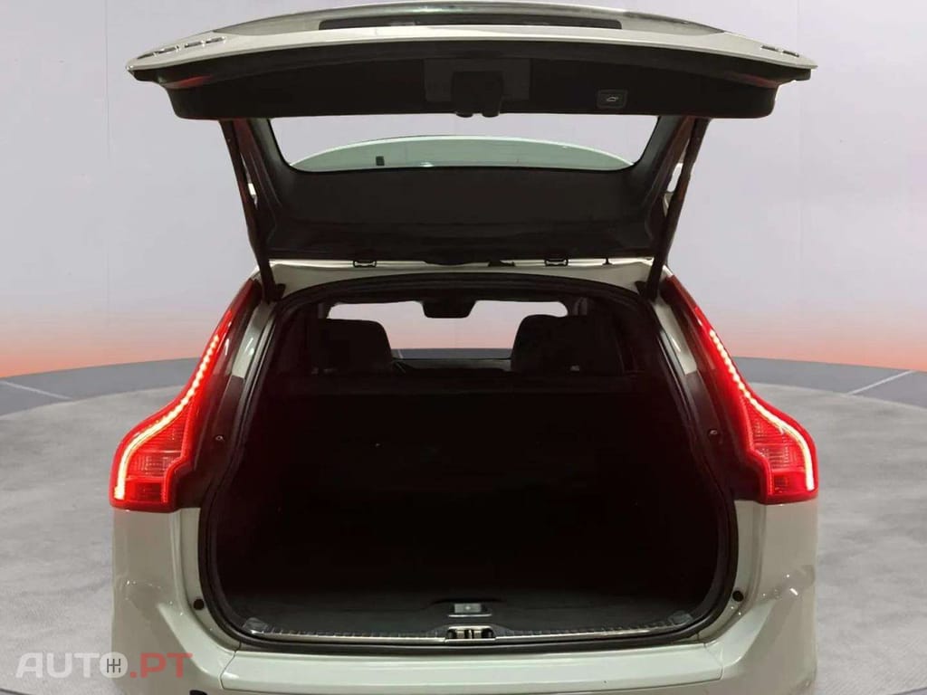 Volvo XC60 2.0 D4 Momentum Plus Geartronic