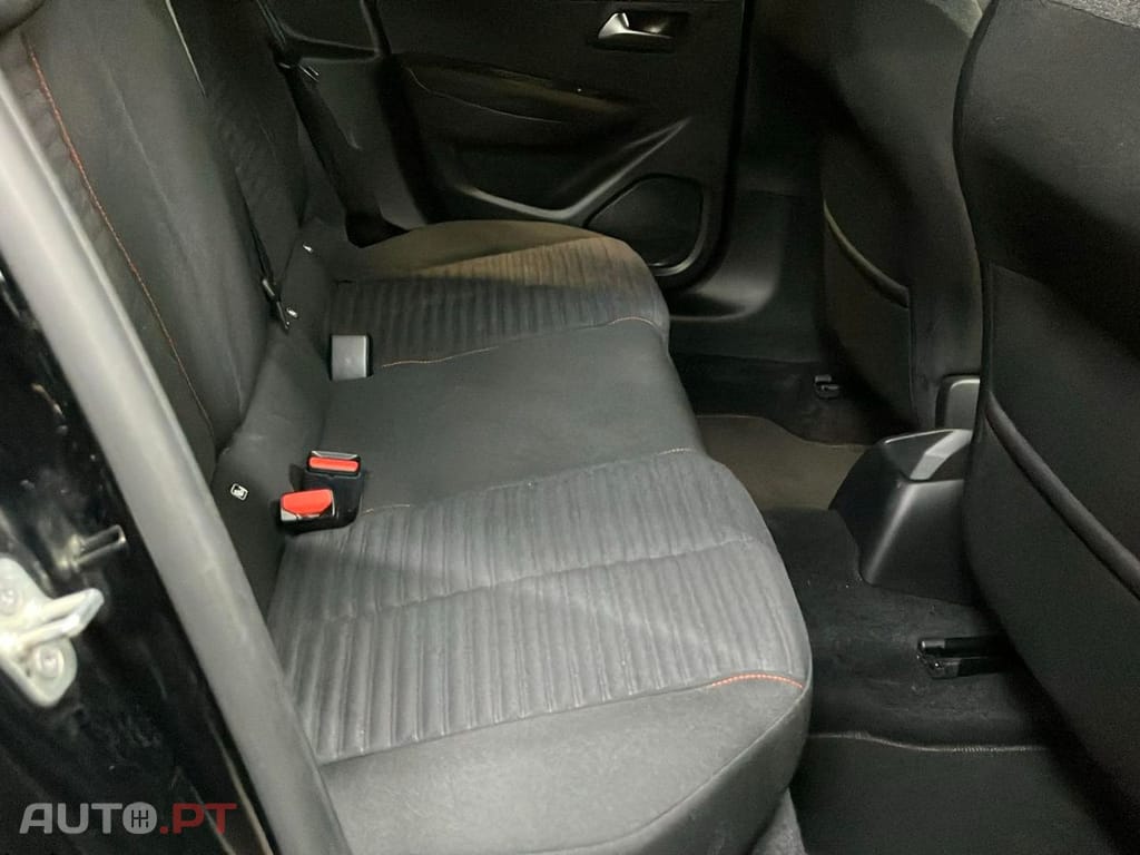 Peugeot 208 1.2 PureTech SE Style