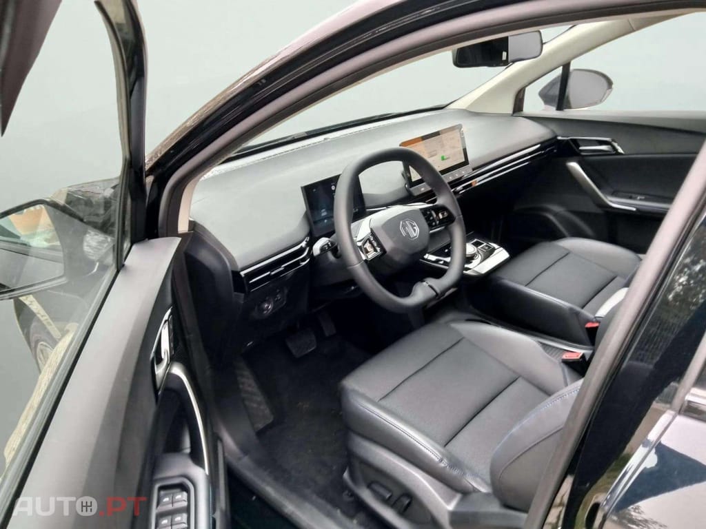 MG MG4 64 kWh Luxury