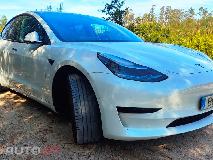 Tesla Model 3 Range plus 325 cv / 264€ mês