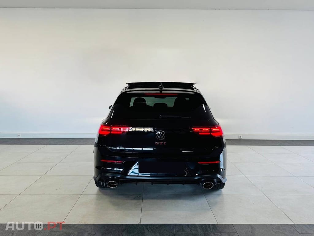 Volkswagen Golf 2.0 TSI GTI
