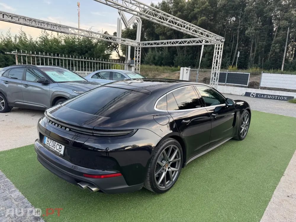 Porsche Panamera 4 E-Hybrid