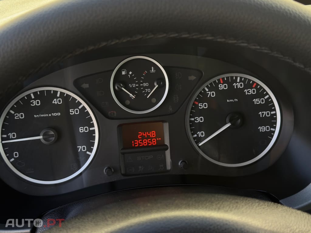 Peugeot Partner 1.6 HDI  5 LUGARES