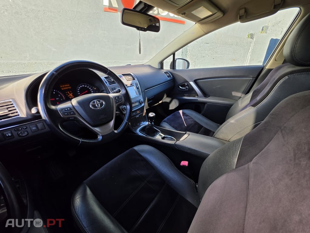 Toyota Avensis 2.0 D-4D Luxury+GPS