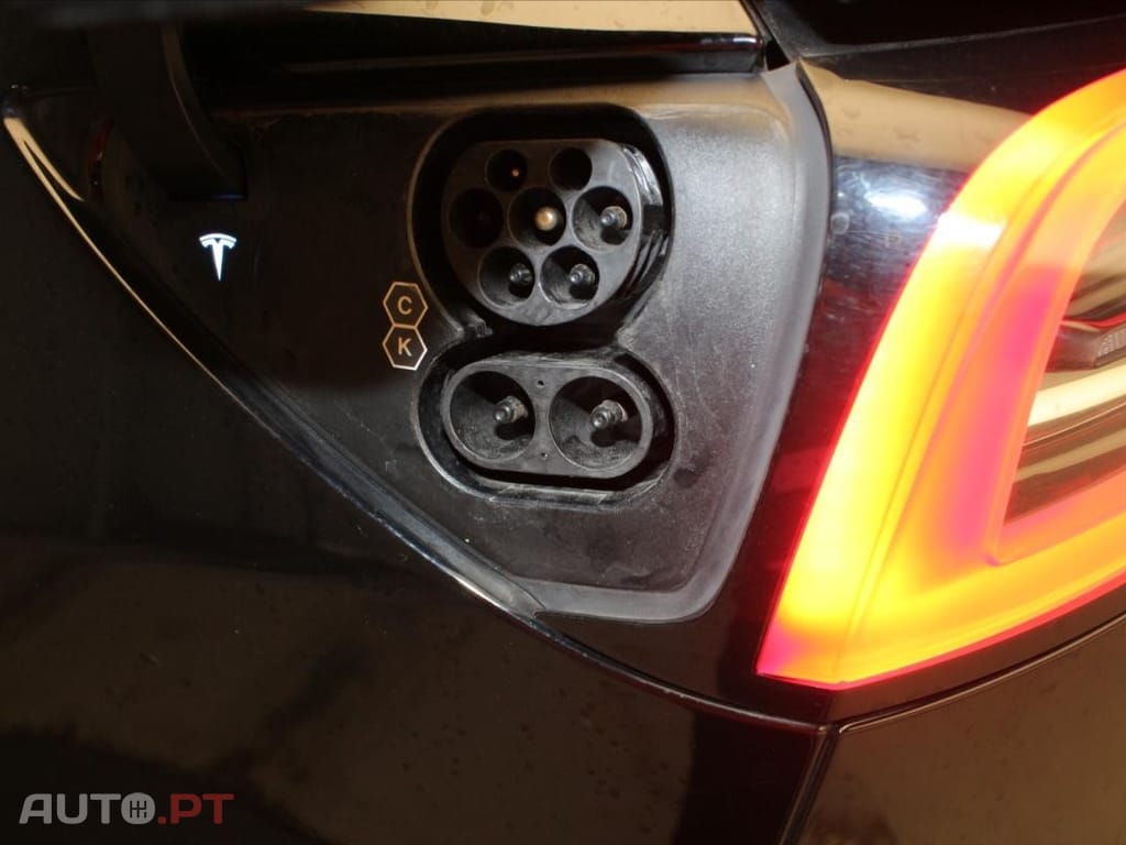 Tesla Model Y Standard RWD