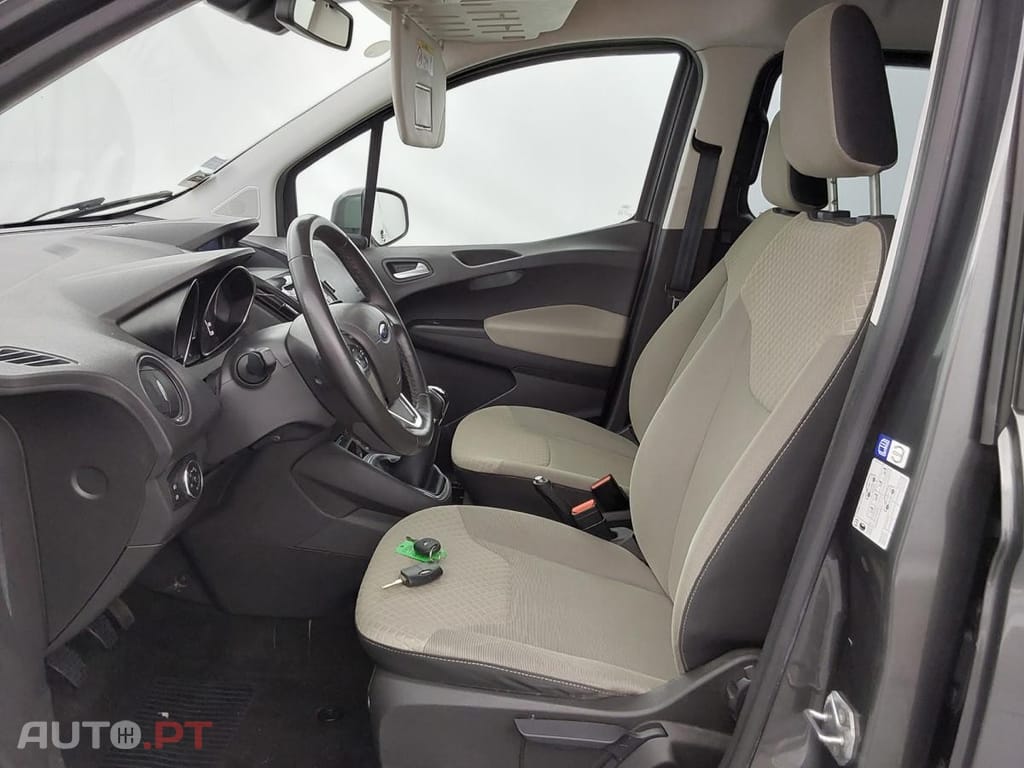 Ford Tourneo 1.0 EcoBoost Titanium