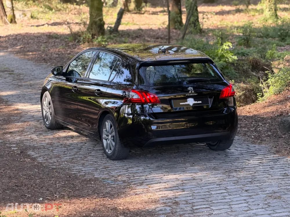 Peugeot 308 1.2 PureTech Allure EAT8