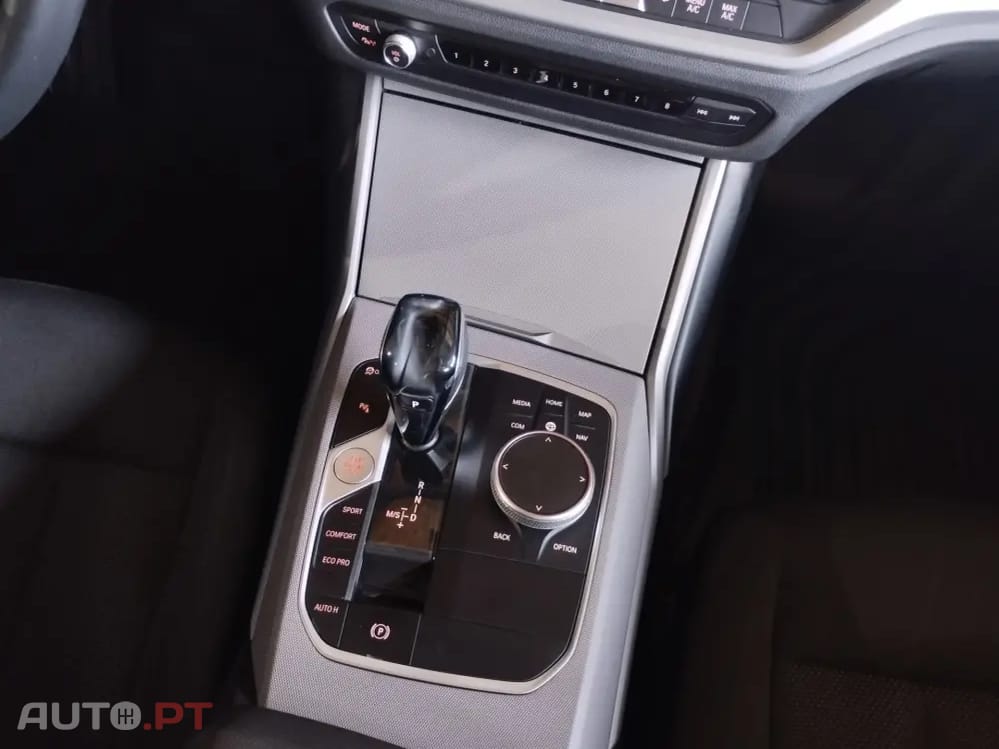 BMW 320 d Pack M Auto — fotografia 18