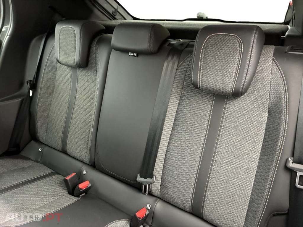 Peugeot E-208 50 kWh Style
