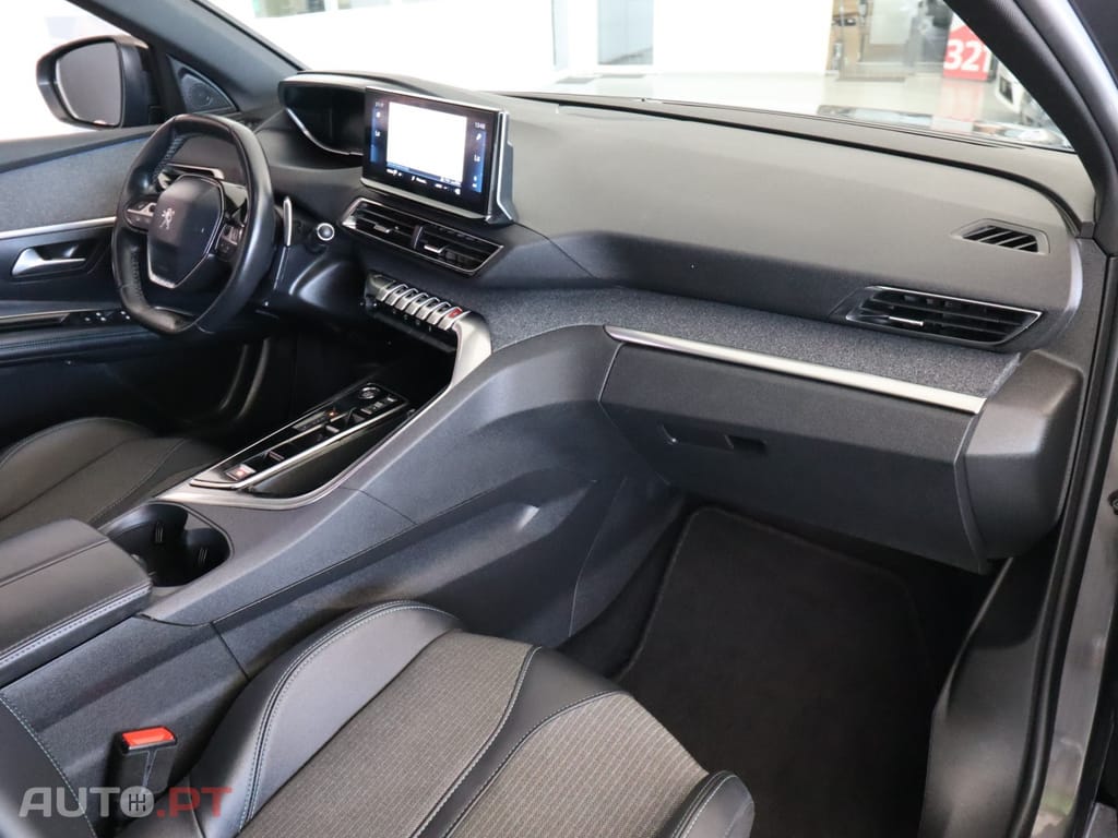 Peugeot 3008 1.5 BlueHDi Allure EAT8