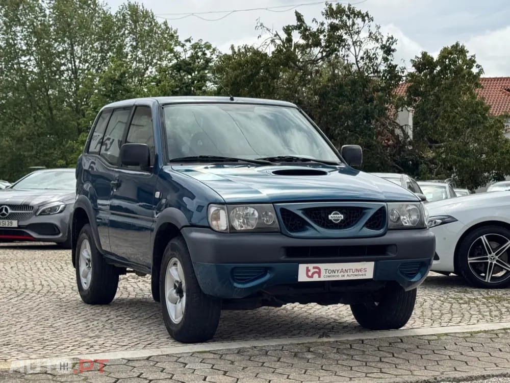 Nissan Terrano Outro