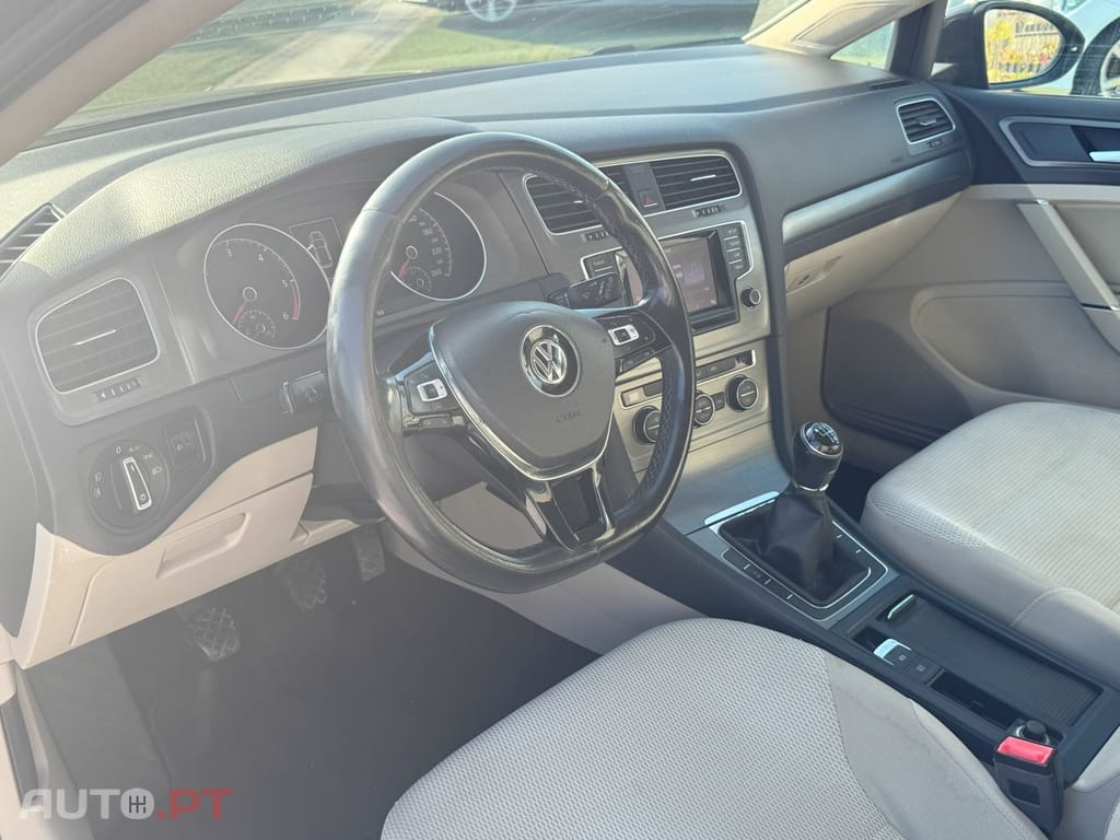 Volkswagen Golf 1.6 TDi Confortline