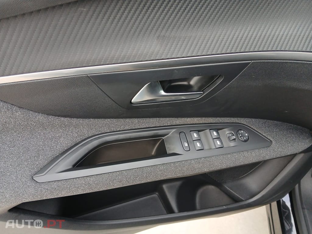 Peugeot 3008 1.5 BlueHDi Active