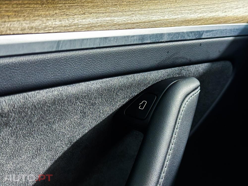 Tesla Model Y Long Range Dual Motor AWD