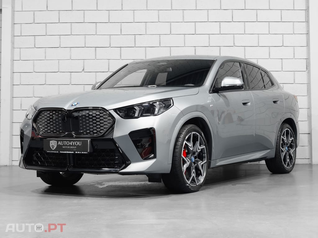 BMW iX2 xDrive30 Pack Desportivo M Pro