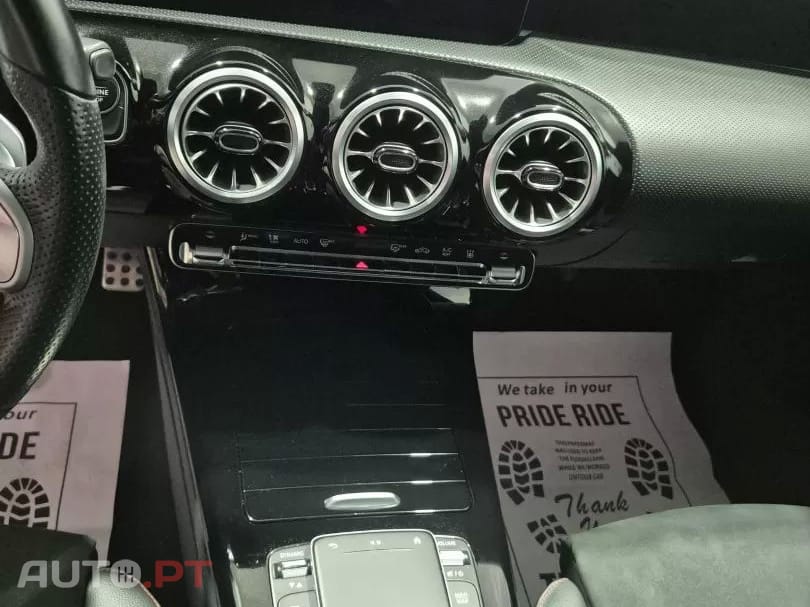 Mercedes-Benz A 250 e AMG Line