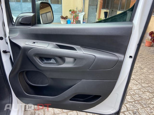 Peugeot Partner 1.6 HDI CARPLAY   100CV