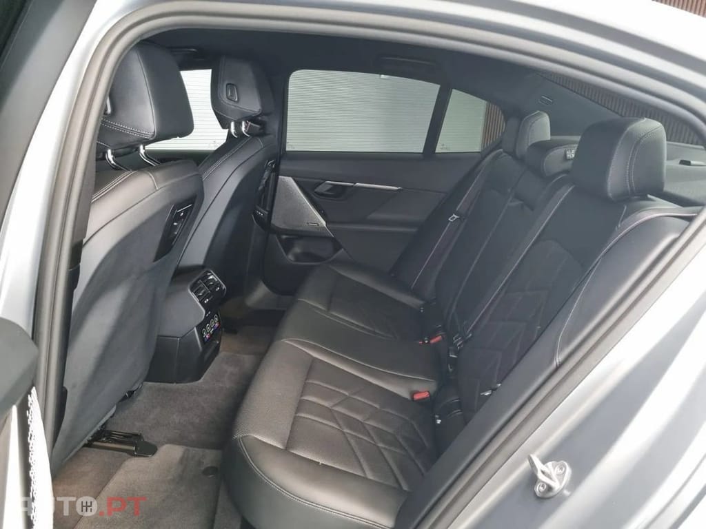 BMW i5 eDrive40 Pack Desportivo M Pro