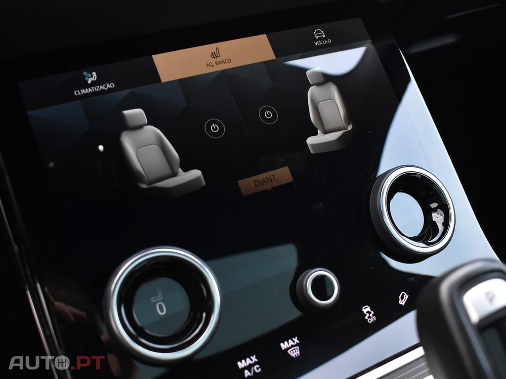 Land Rover Evoque 1.5 P300e AWD R-Dynamic SE Auto