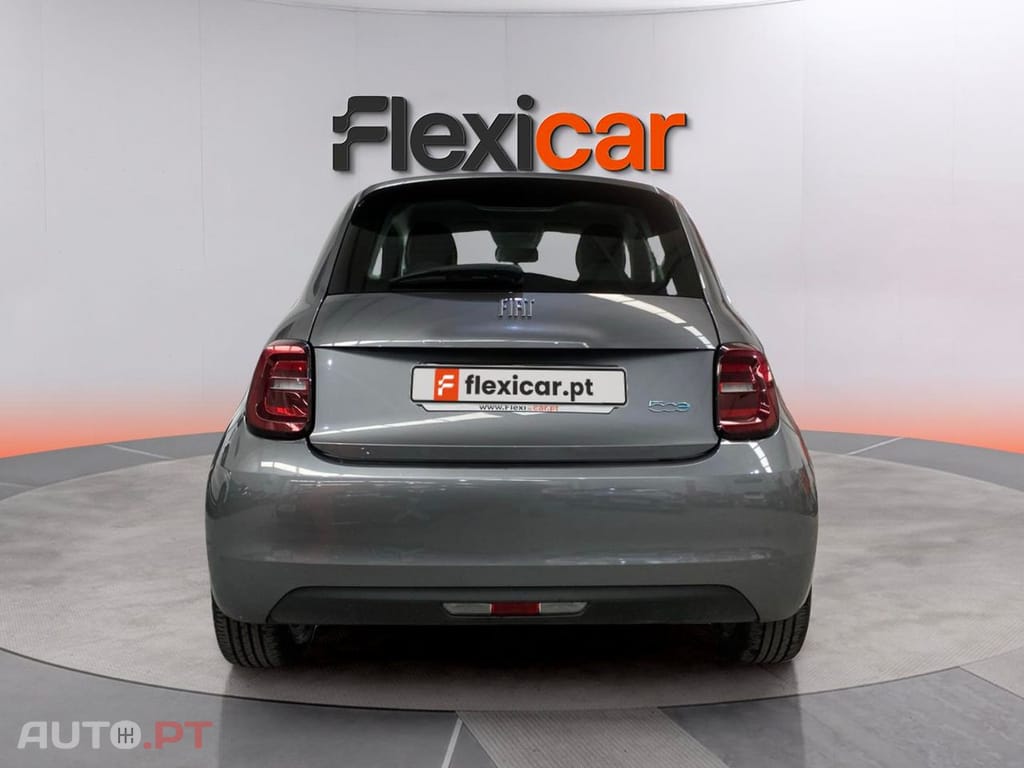 Fiat 500e 42 KWh Icon — fotografia 7