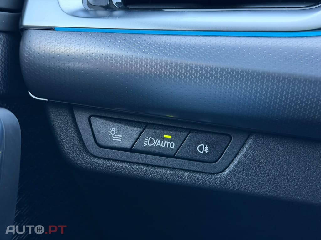 BMW iX2 eDrive20 Pack Desportivo M Pro