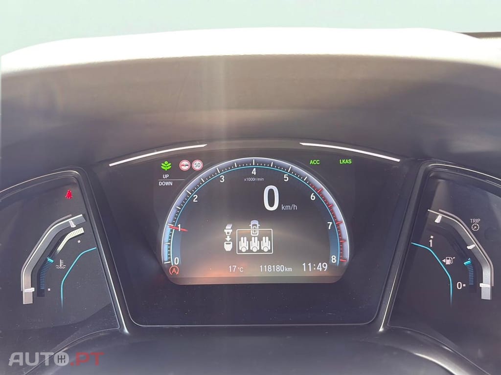 Honda Civic 1.0 i-VTEC Elegance CVT Navi