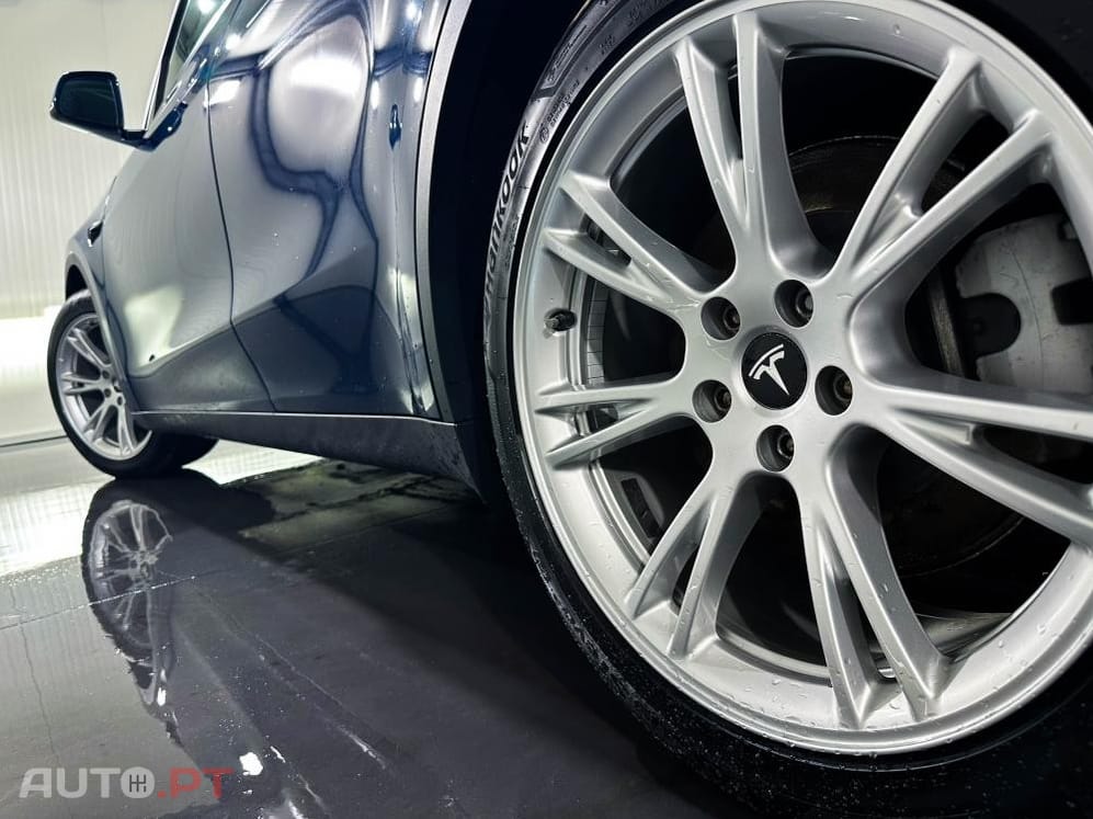Tesla Model Y Long Range Dual Motor AWD