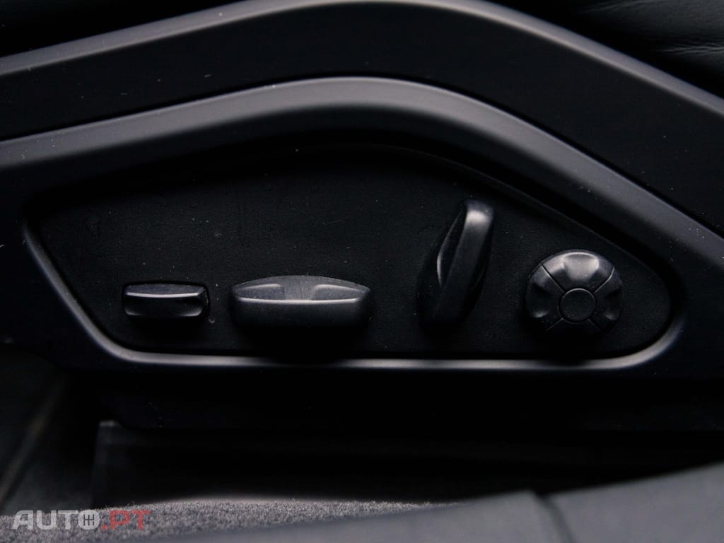 Porsche Panamera 4 E-Hybrid Platinum Edition