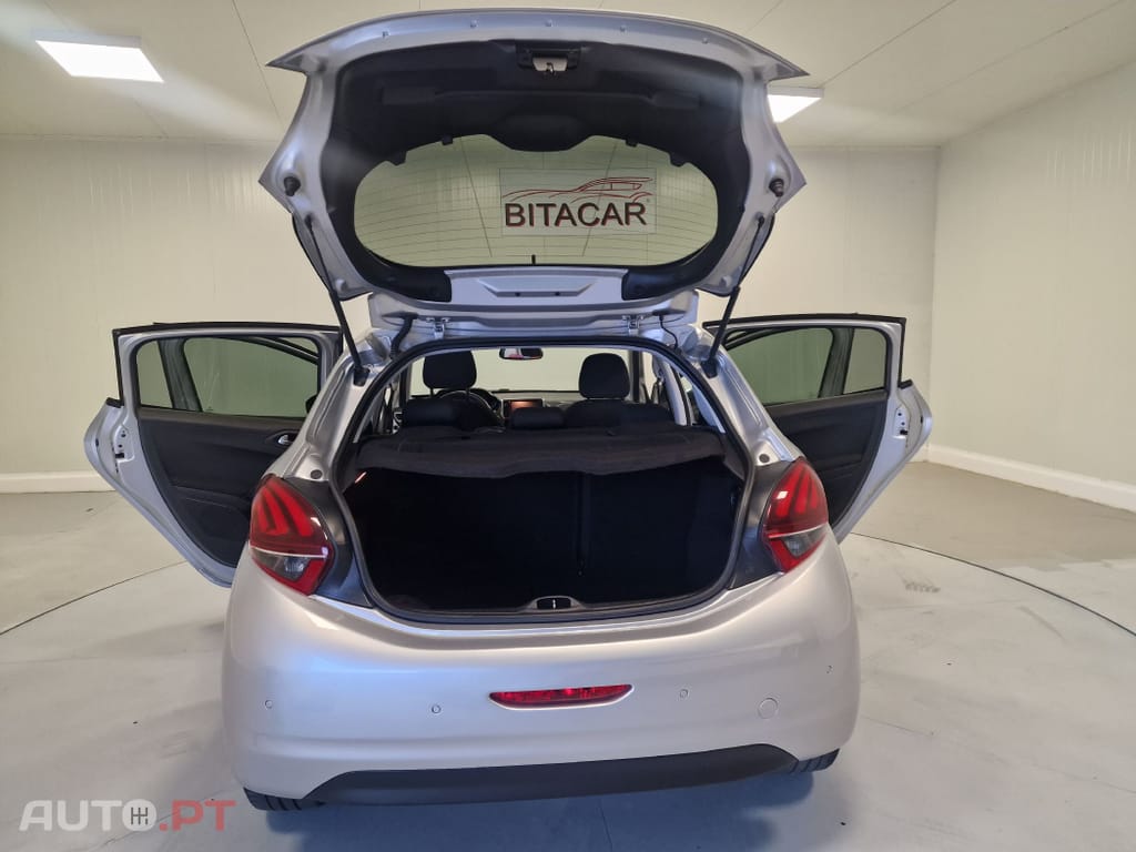 Peugeot 208 1.2 STYLE
