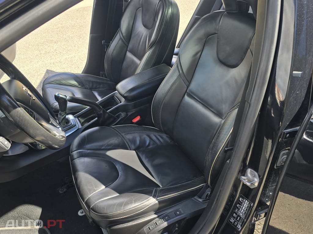 Volvo V40 2.0 D4 R-Design Summum