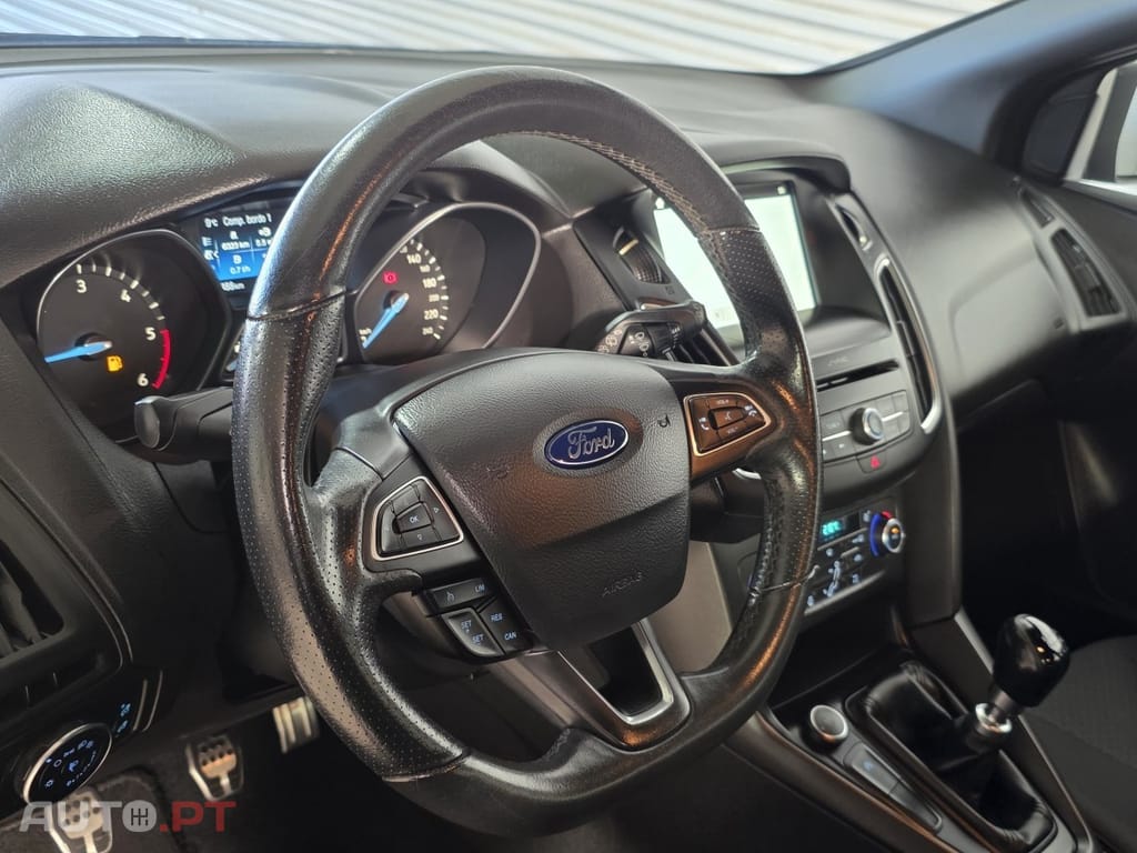 Ford Focus SW 1.5 TDCi EcoBlue ST-Line