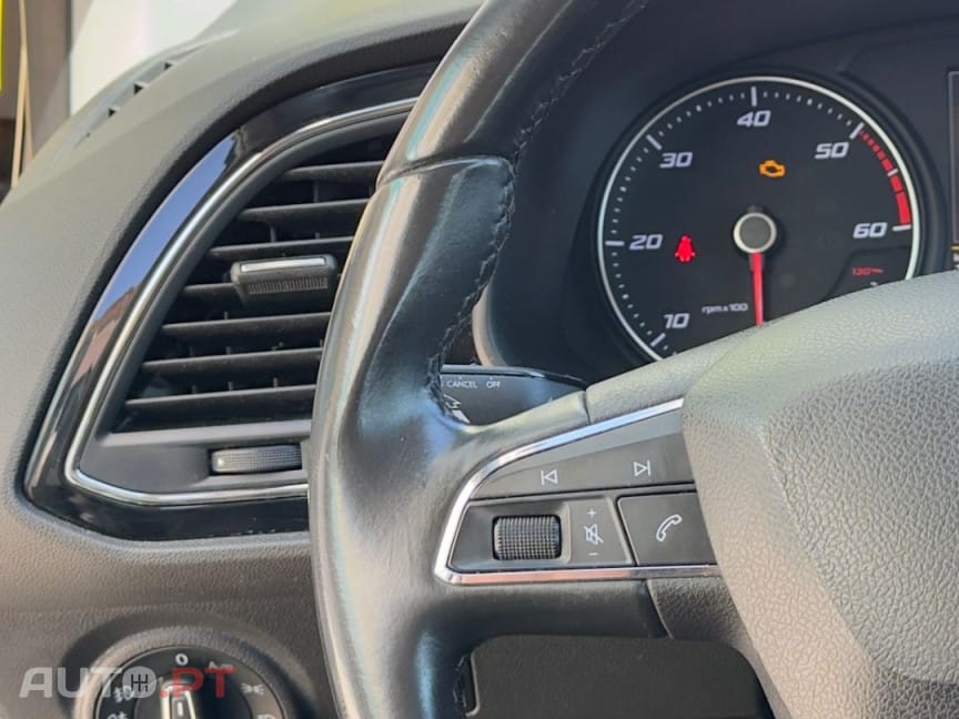 SEAT Leon 1.6 TDI Style Ecomotive — fotografia 17