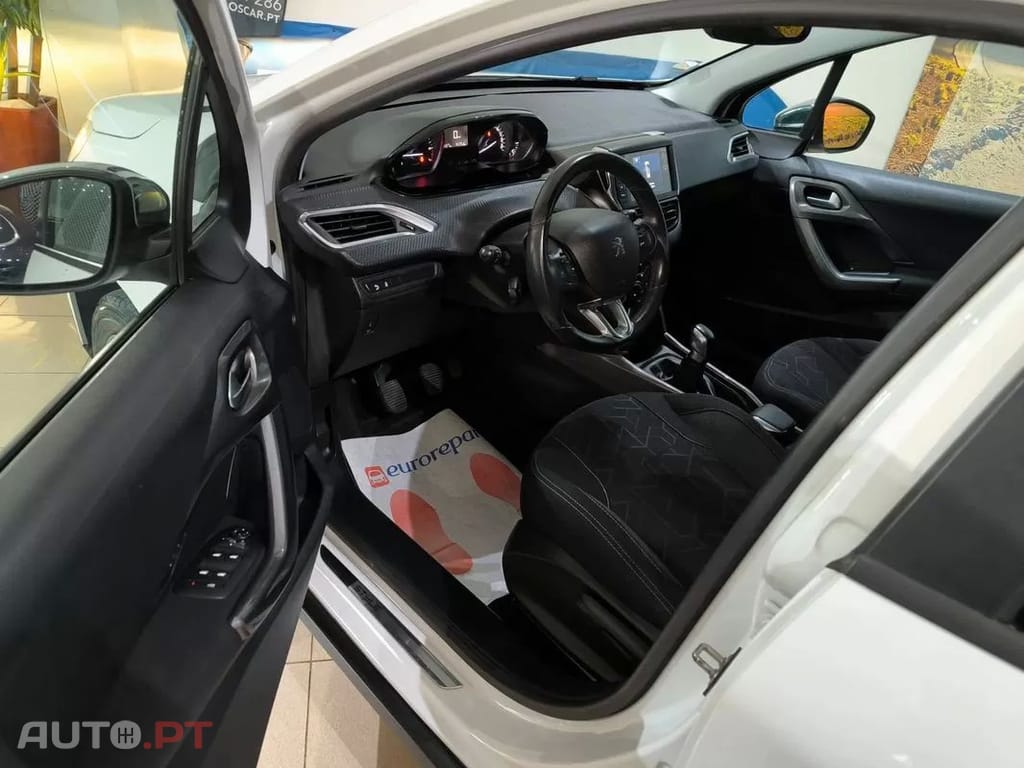 Peugeot 2008 1.2 PureTech Style