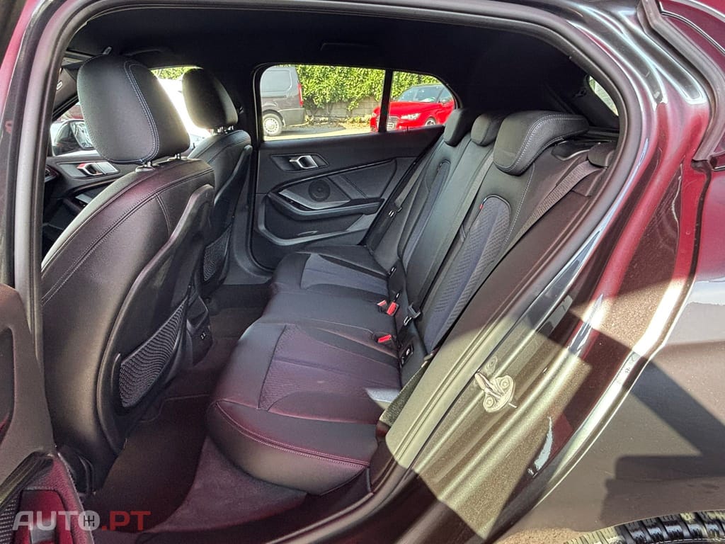 BMW 116 d Pack Desportivo M Auto