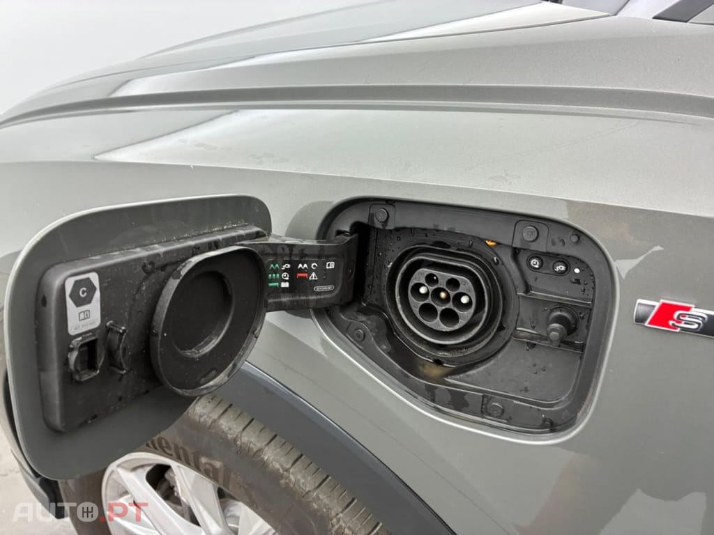 Audi Q3 45 TFSIe S line S tronic