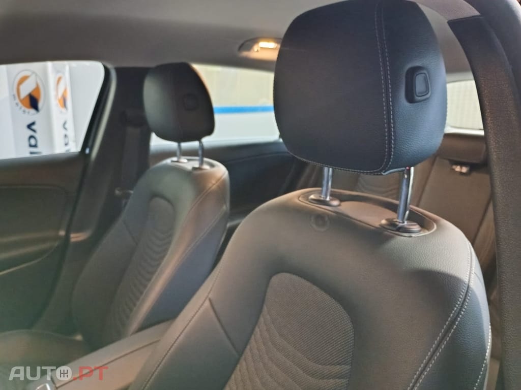 Mercedes-Benz A 250 e