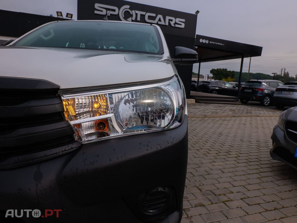 Toyota Hilux 2.4 D-4D 4WD CS CM