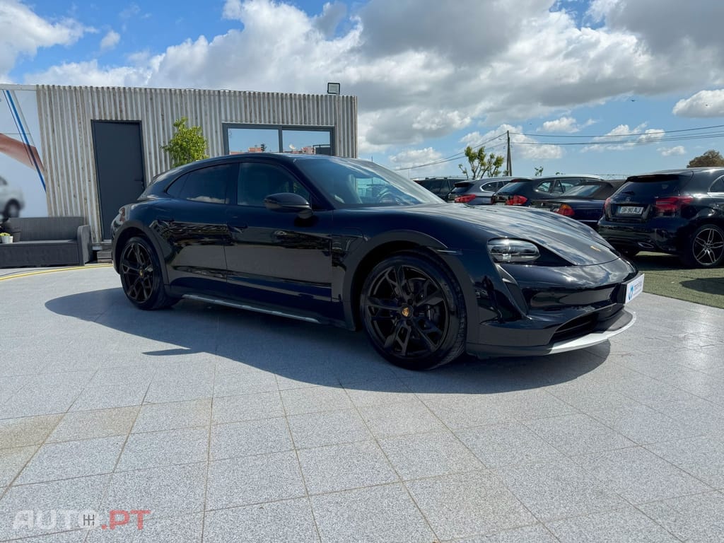 Porsche Taycan 4