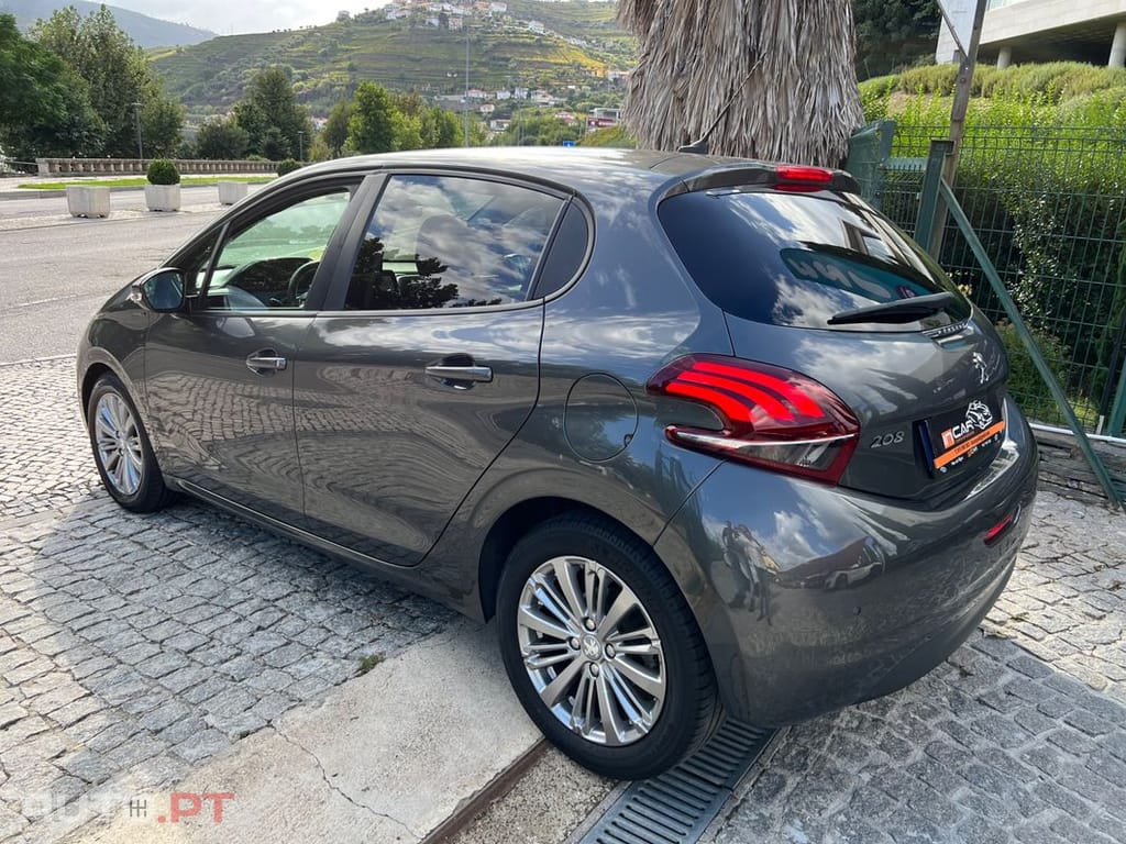 Peugeot 208 1.5 BlueHDi Allure Pack